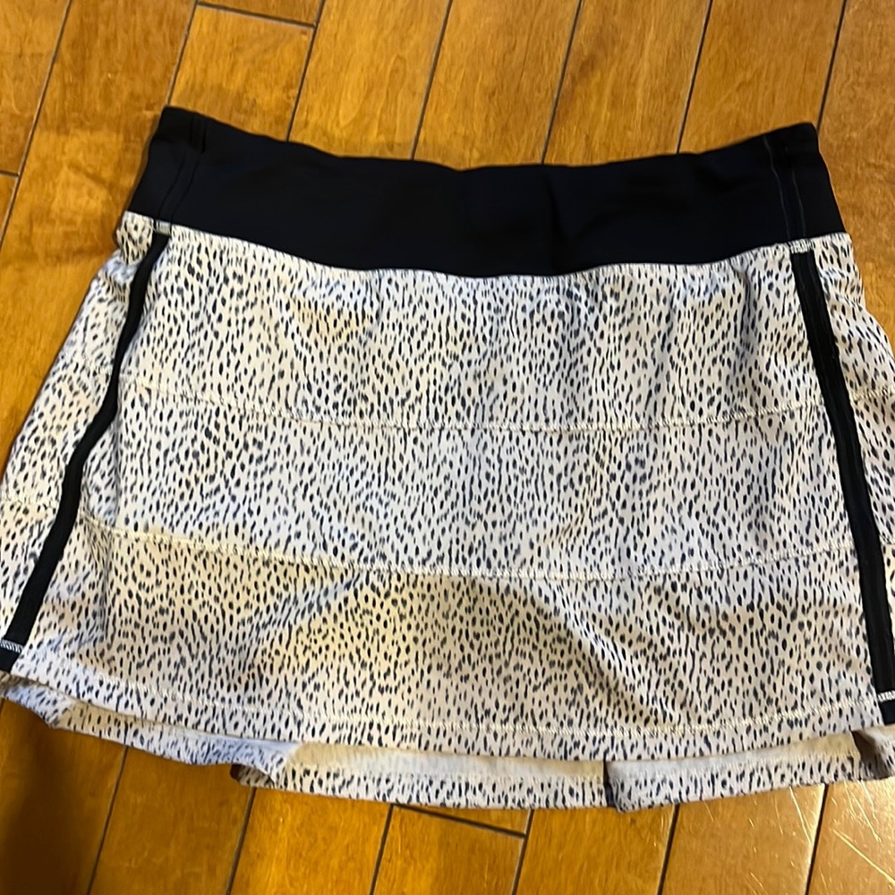 Vintage lulu skirt soft pink with black fleck size 8tall in great condition.